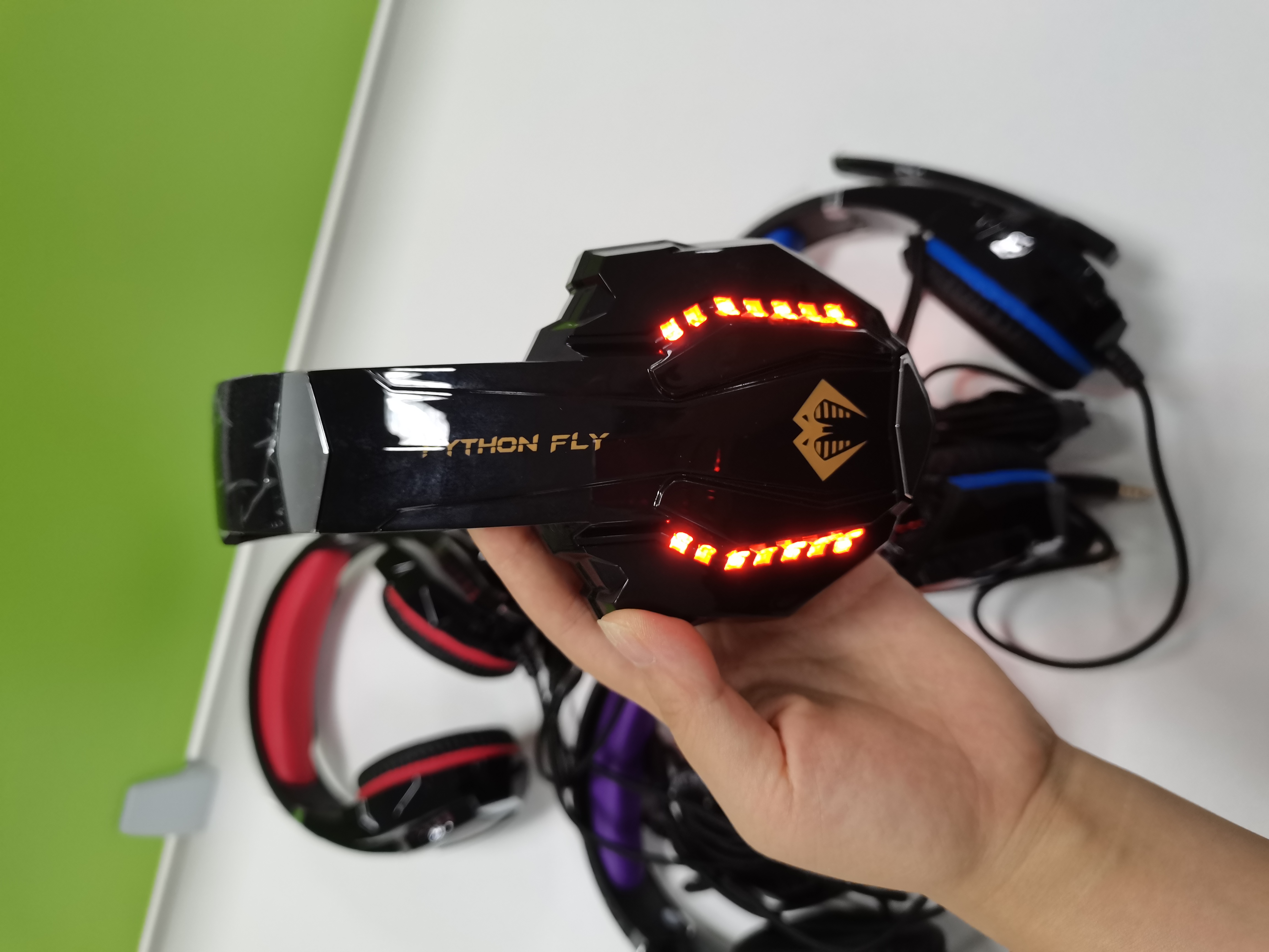 G9000PRO wired gaming headset product detail for microphone and structure review